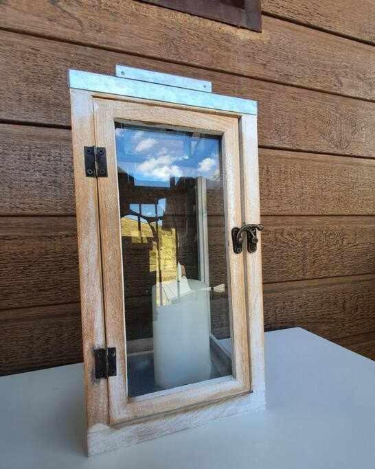 Pasdelacasalovers Joya frente a montañas nevadas Pas De La Casa Exterior foto